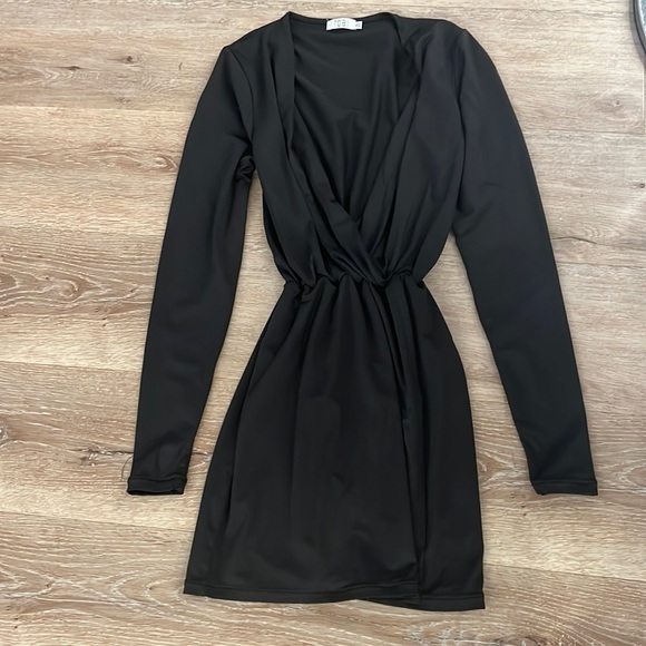 Tobi black surplice dress size xs NEW - Picture 2 of 4